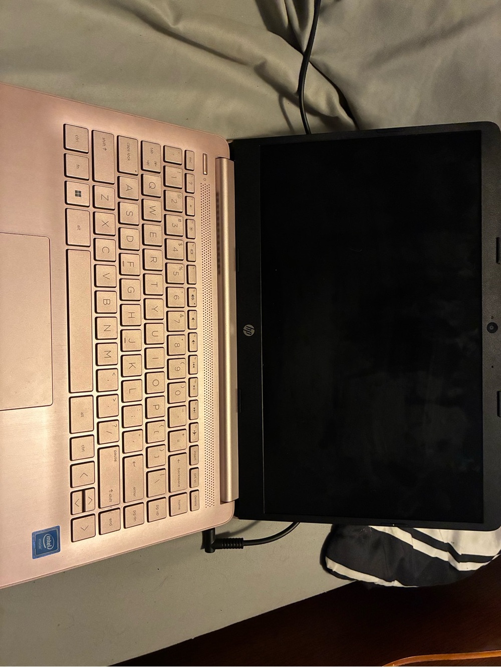 HP Laptop with Black Display Bezel and Gold Keyboard - Picture 4 of 8